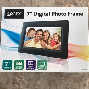 7” digital photo frame SOLD!!!!